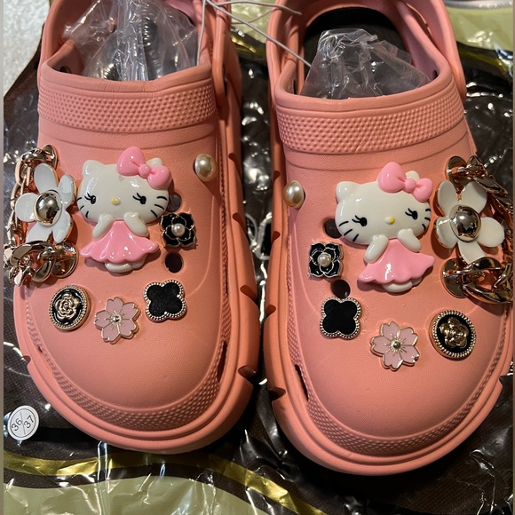 Brand New Comfortable Clogs - Picture 2 of 5